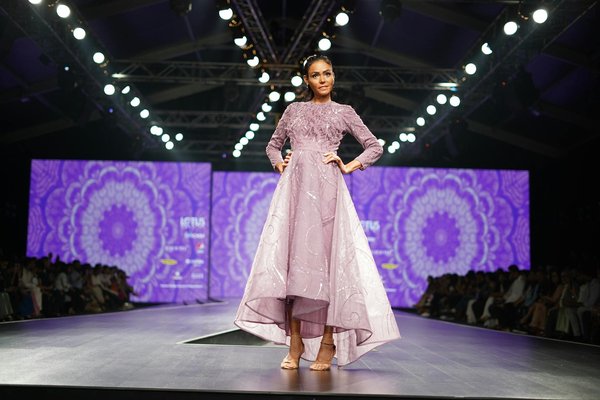 How to Style a Victorian Bustle Skirt for a Modern Day Out in Edinburgh?